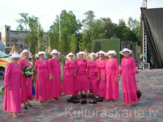 Senioru deju kolektīvs ''Sinda'' vad